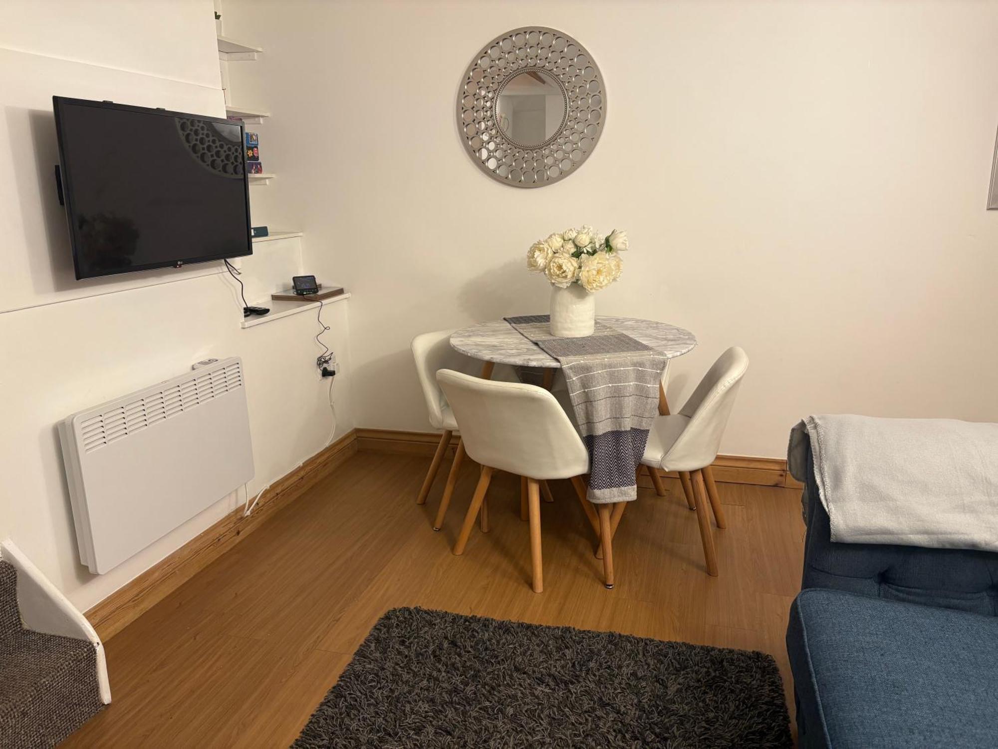 Seaton, Devon, Two Bed Apartment, Just Off The Sea Front. Zewnętrze zdjęcie