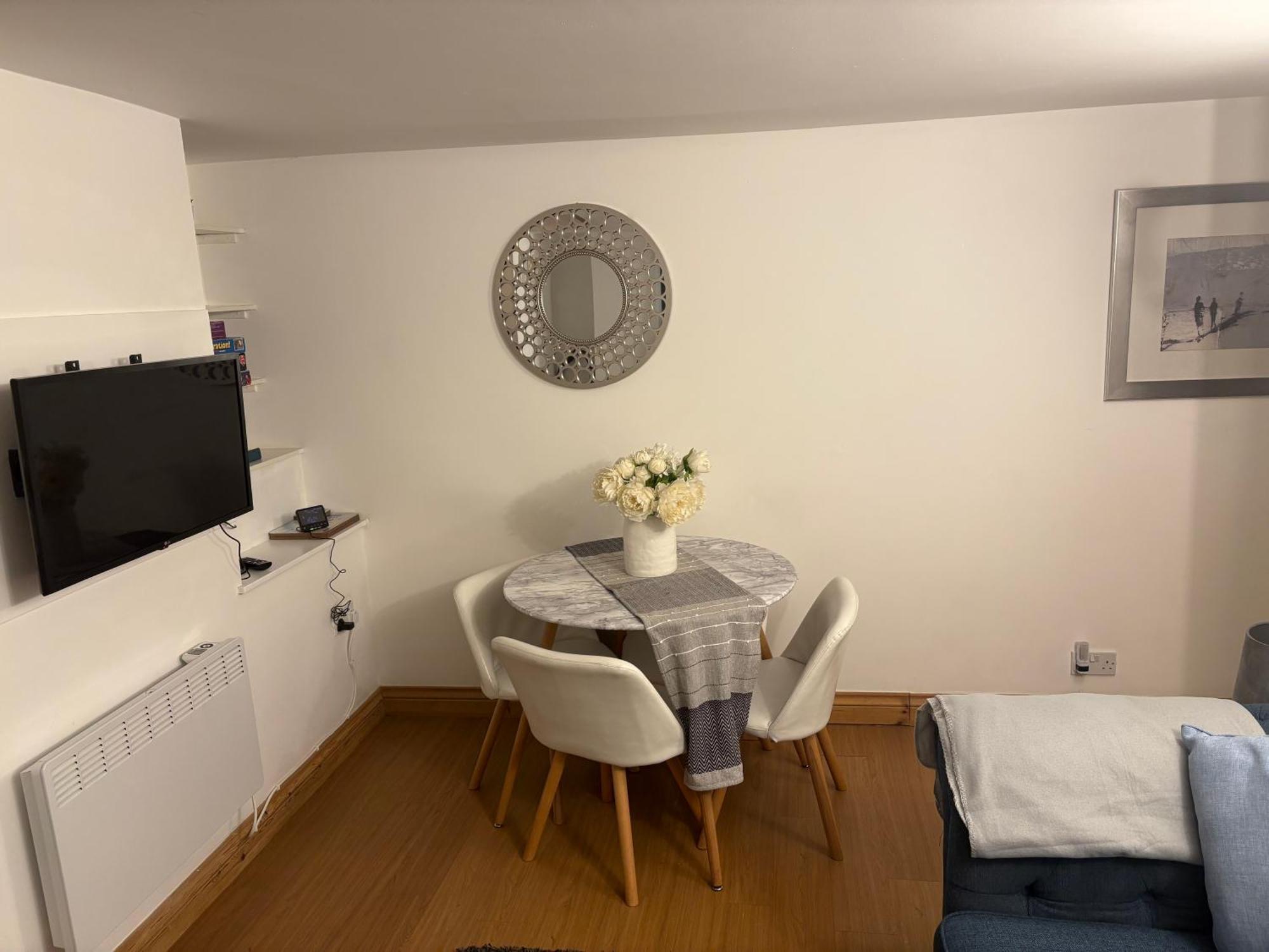 Seaton, Devon, Two Bed Apartment, Just Off The Sea Front. Zewnętrze zdjęcie